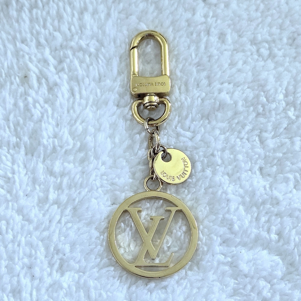 Louis Vuitton Circle Bag Charm WITHOUT Keyholder - Used - Picture 10 of 16